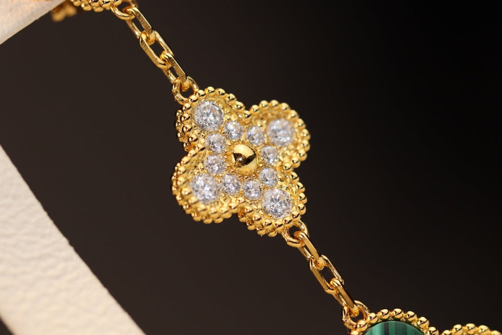 ¡®Lumi¡¯CLOVER EARRINGS GOLD MALACHITE DIAMOND 3 MOTIF