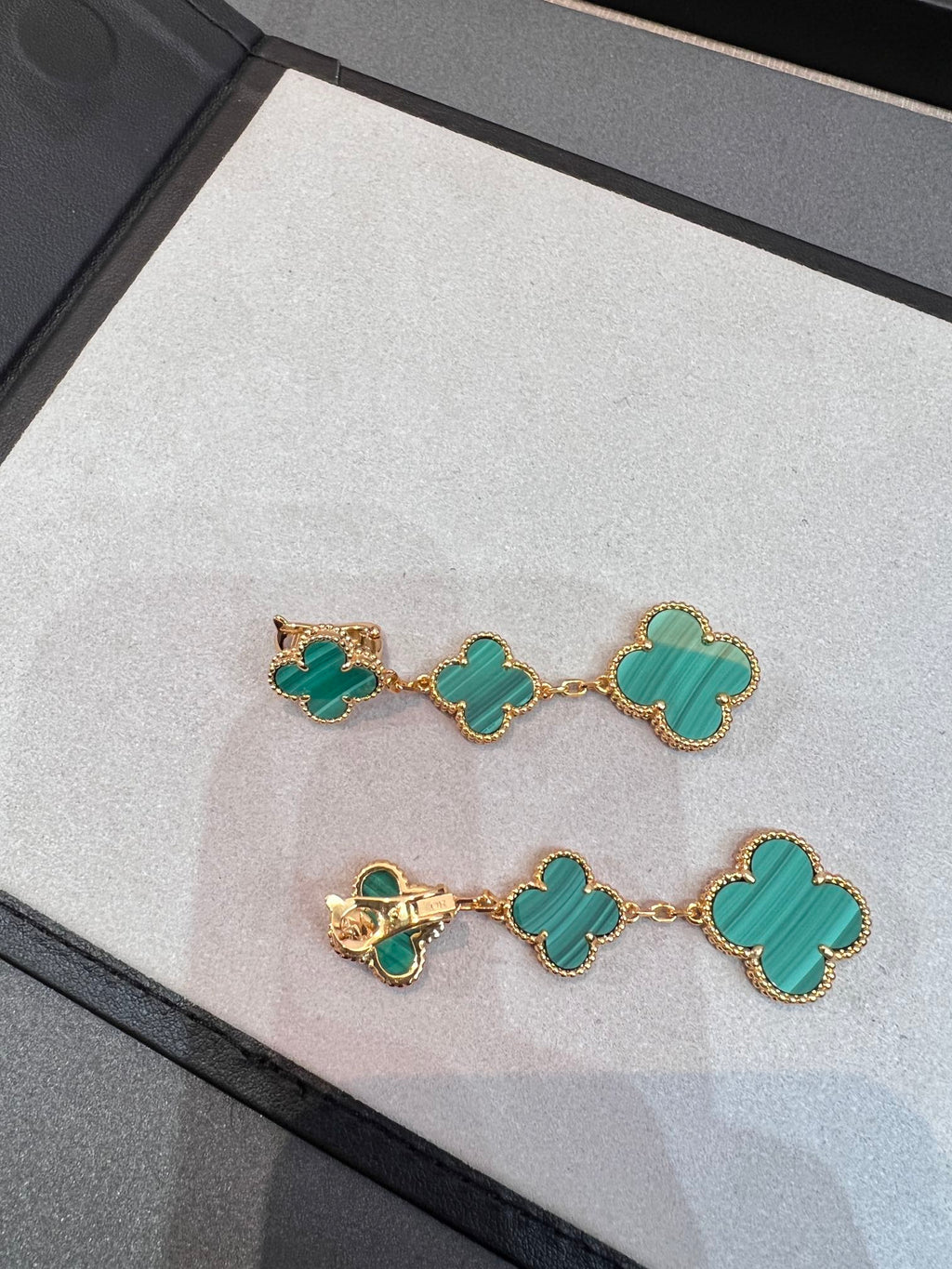 ¡®Lumi¡¯CLOVER MALACHITE 3 MOTIFS GOLD