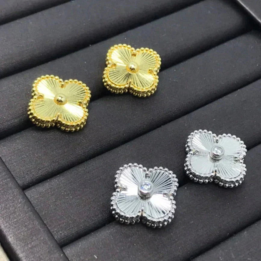 ¡®Lumi¡¯CLOVER MINI 9.5MM LASER EARRINGS