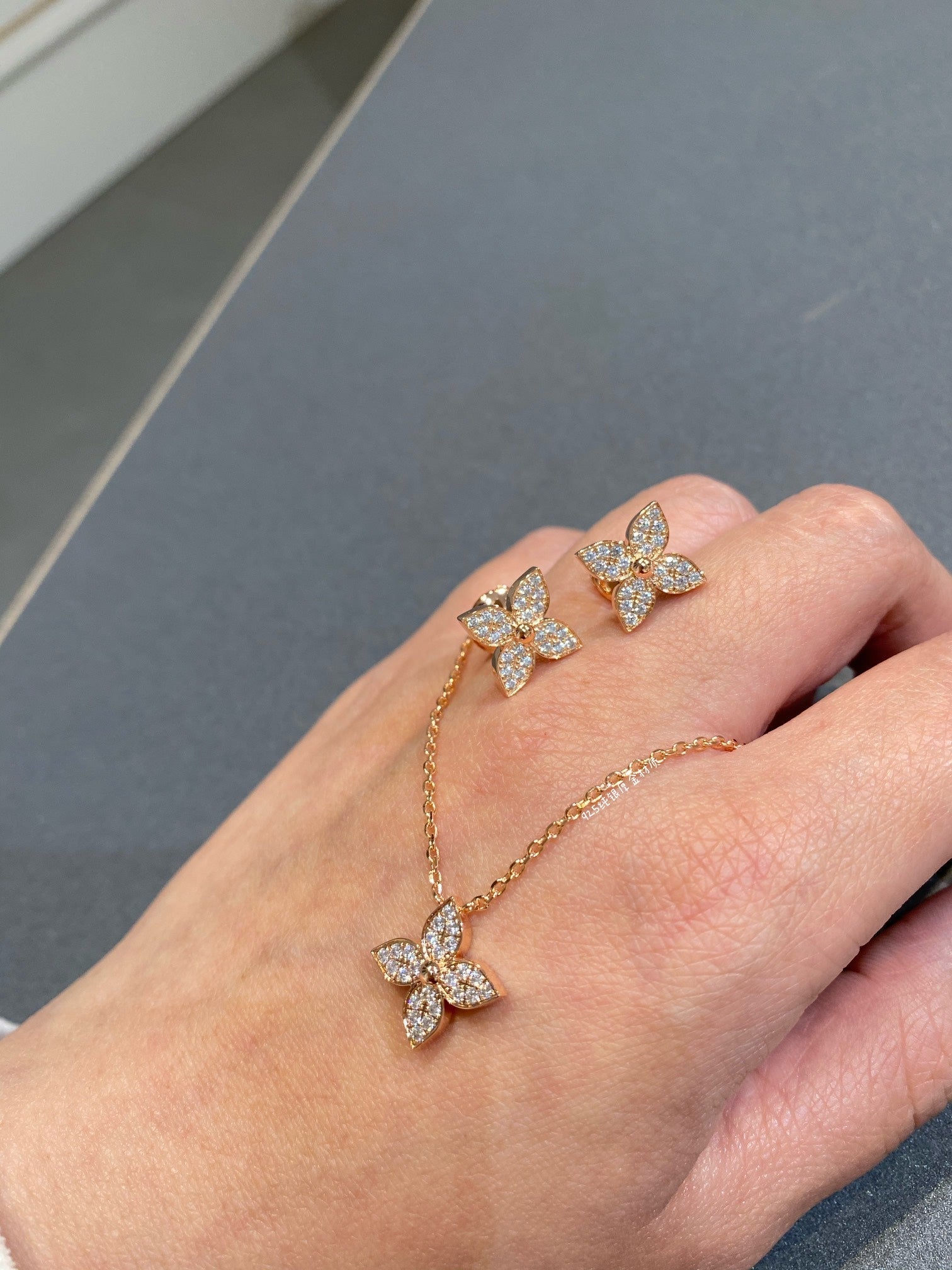 ¡®Lumi¡¯STAR DIAMOND NECKALCE