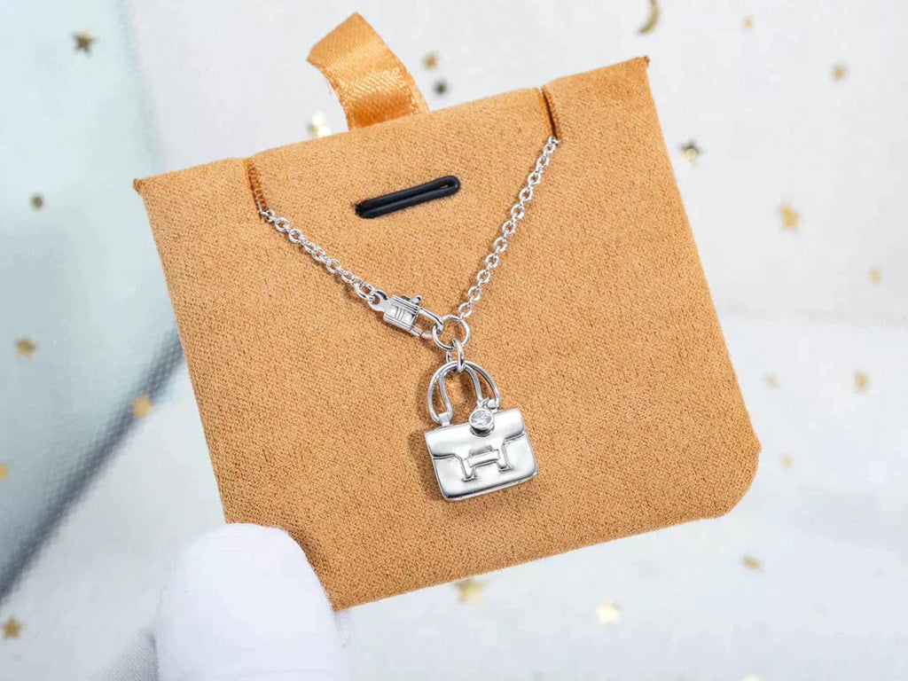¡®Lumi¡¯AMULETTE PEDANT SILVER NECKLACE