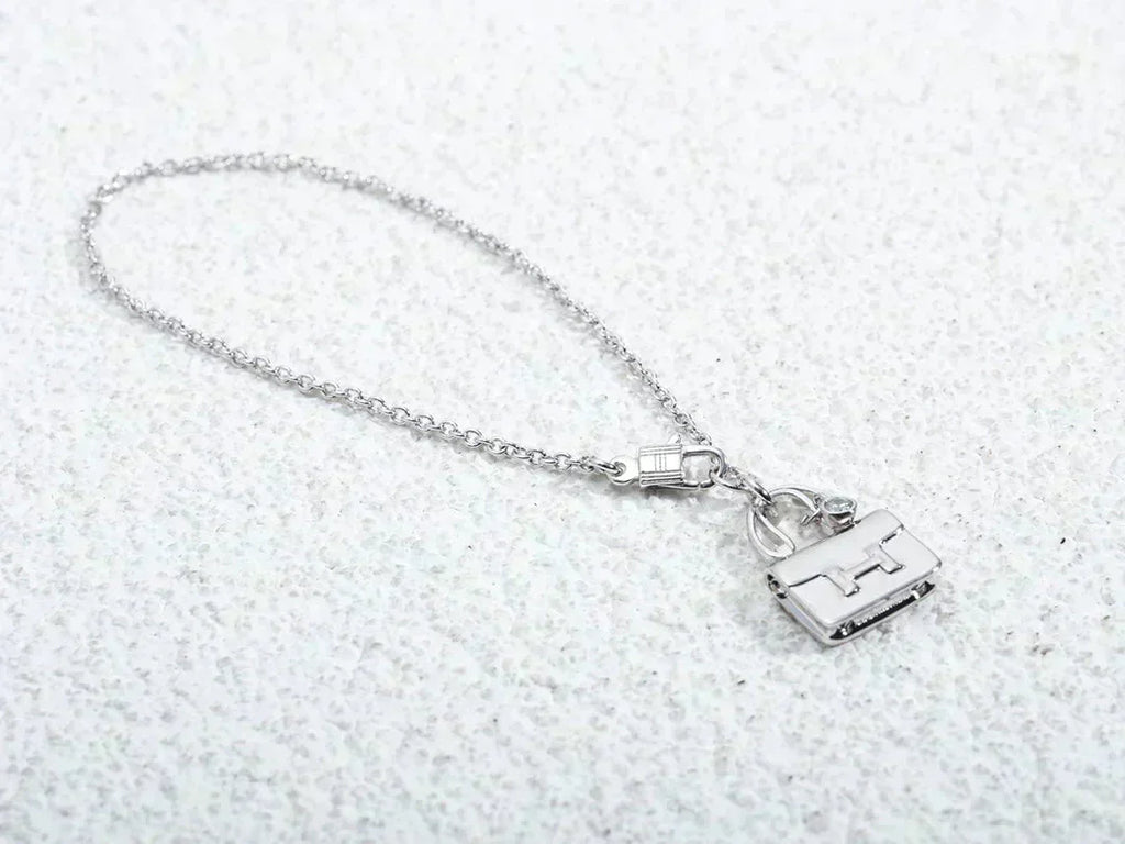 ¡®Lumi¡¯AMULETTE PEDANT SILVER NECKLACE
