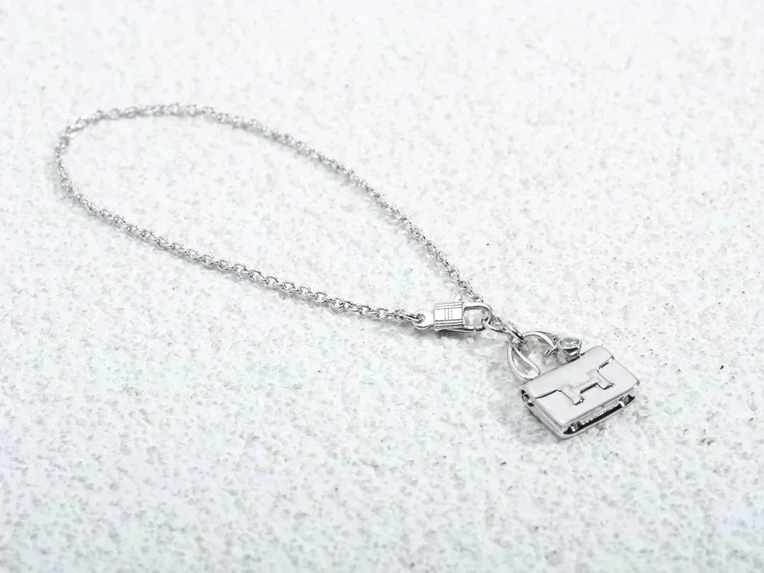 ¡®Lumi¡¯AMULETTE PEDANT SILVER NECKLACE