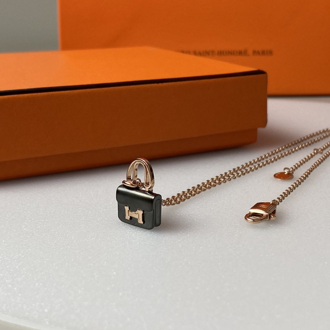 ¡®Lumi¡¯CONSTANCE BLACK PEDANT PINK GOLD NECKLACE