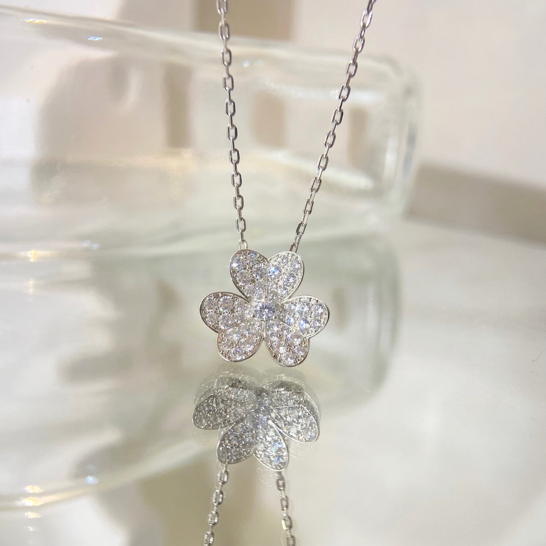 ¡®Lumi¡¯FLOWER DIAMOND NECKLACE