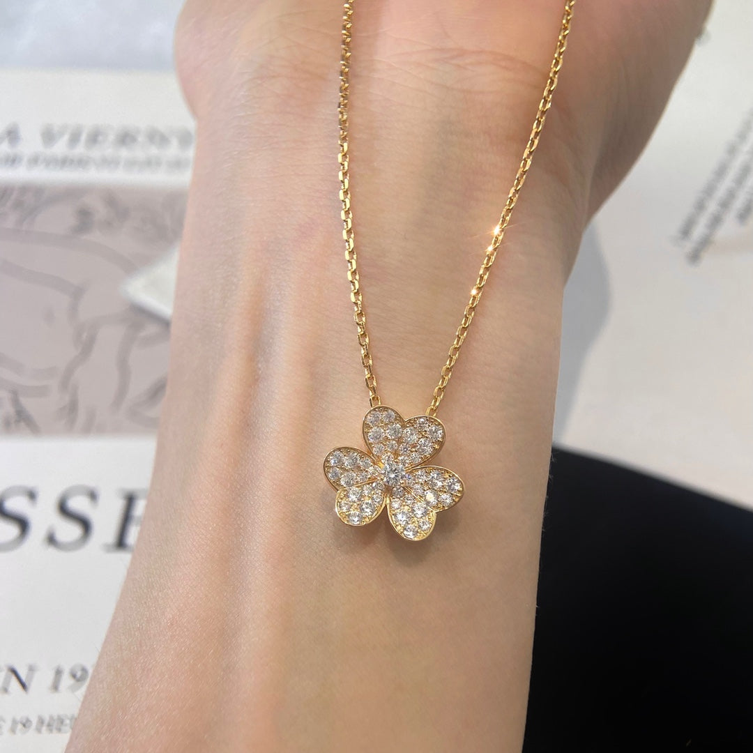 ¡®Lumi¡¯FLOWER DIAMOND NECKLACE