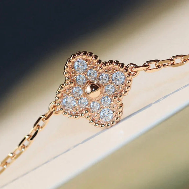 ¡®Lumi¡¯CLOVER 20 MOTIFS LASER DIAMOND NECKLACE