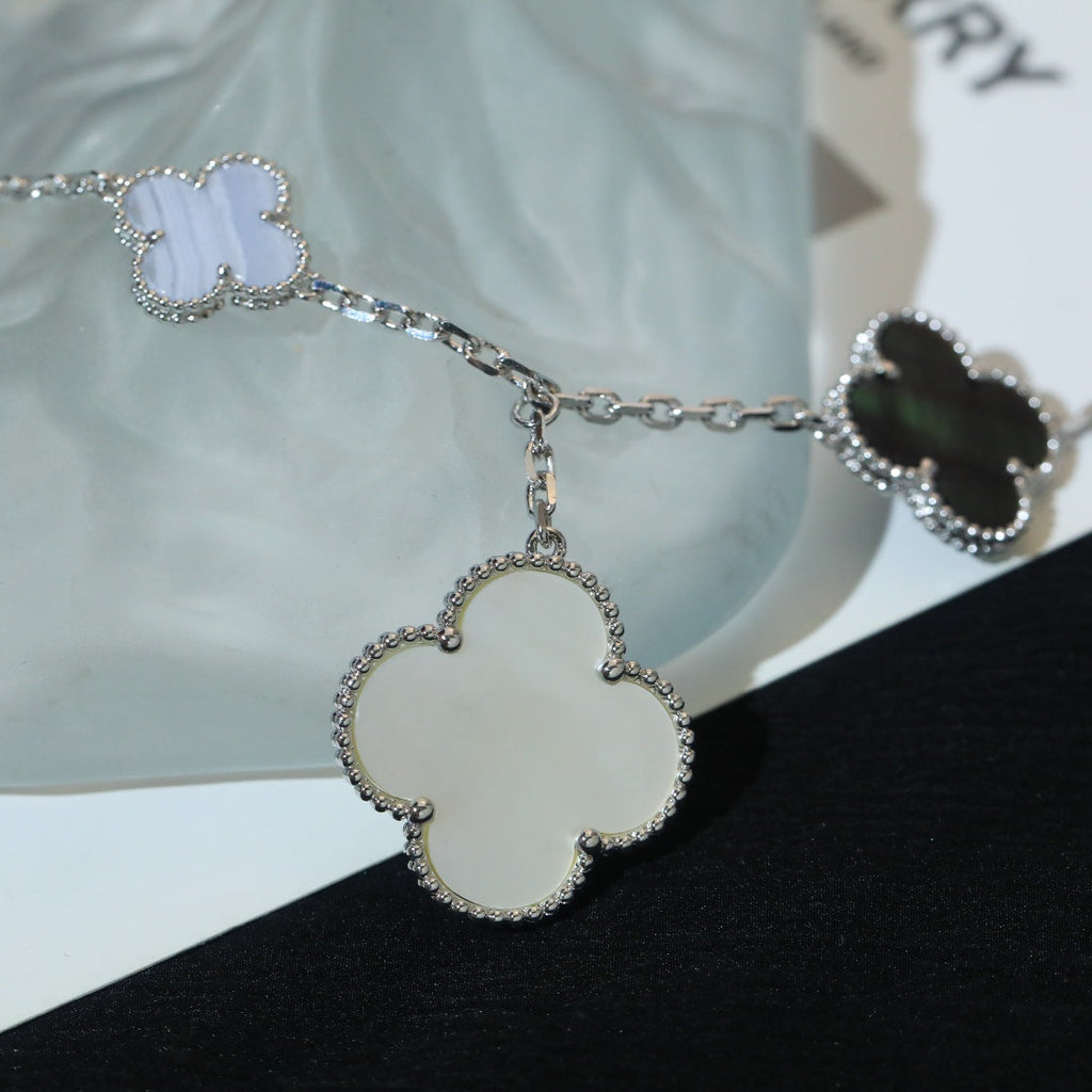 ¡®Lumi¡¯CLOVER BRACELET 5 MOTIFS MOP CHALCEDONY SILVER