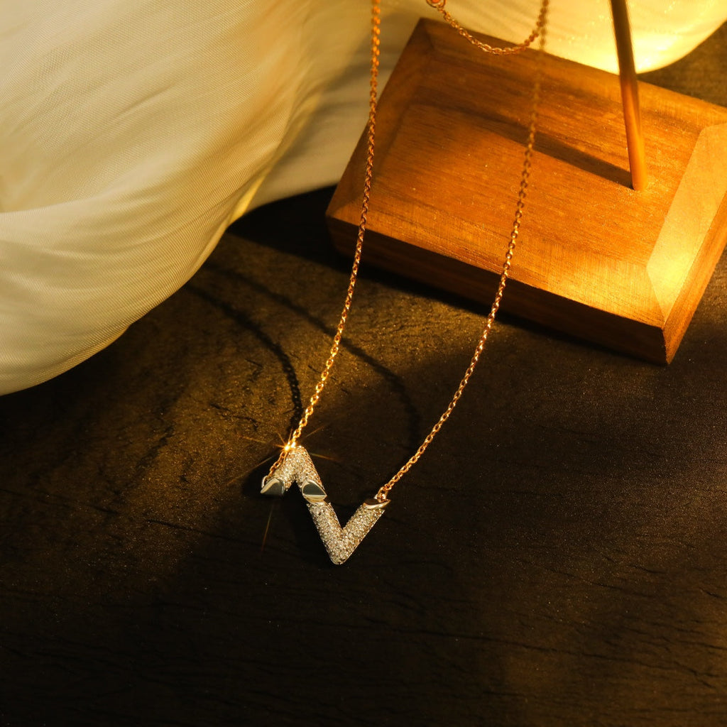 ¡®Lumi¡¯VOLT SILVER DIAMOND PEDANT NECKLACE