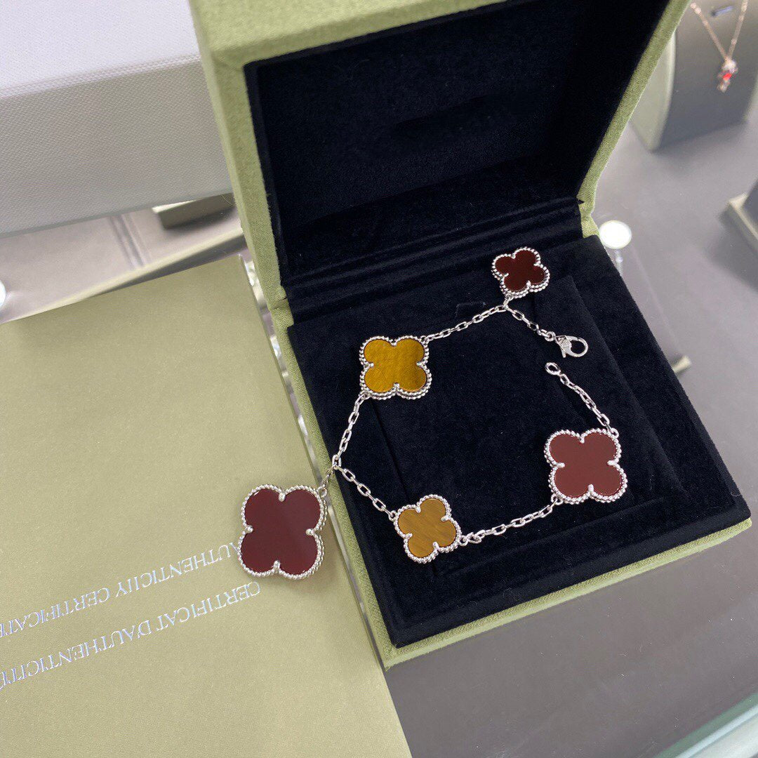 ¡®Lumi¡¯CLOVER 5 MOTIFS SIVLER CARNELIAN TIGER EYE BRACELET