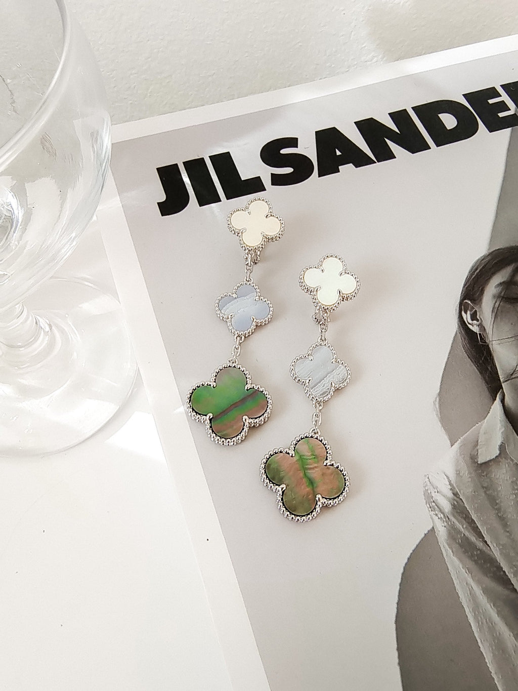 ¡®Lumi¡¯CLOVER 3 MOTIFS CHALCEDONY DARK MOP SILVER EARRINGS