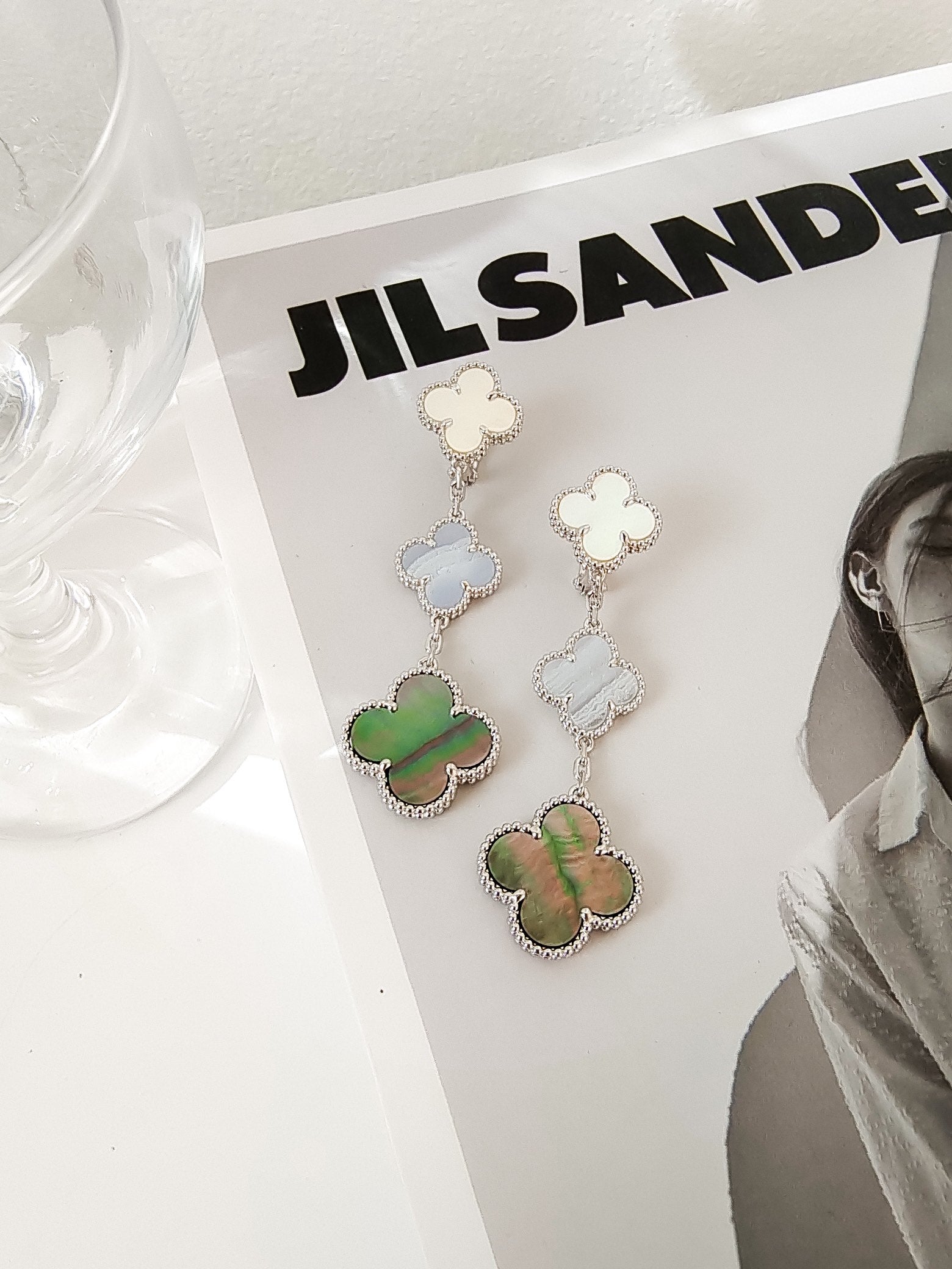 ¡®Lumi¡¯CLOVER 3 MOTIFS CHALCEDONY DARK MOP SILVER EARRINGS