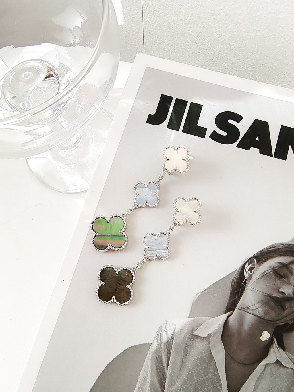 ¡®Lumi¡¯CLOVER 3 MOTIFS CHALCEDONY DARK MOP SILVER EARRINGS