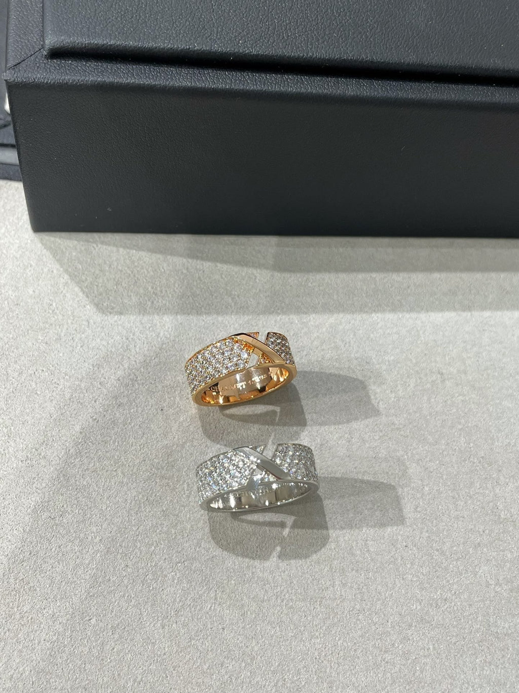 ¡®Lumi¡¯LIENS EVIDENCE  DIAMOND PAVED RING