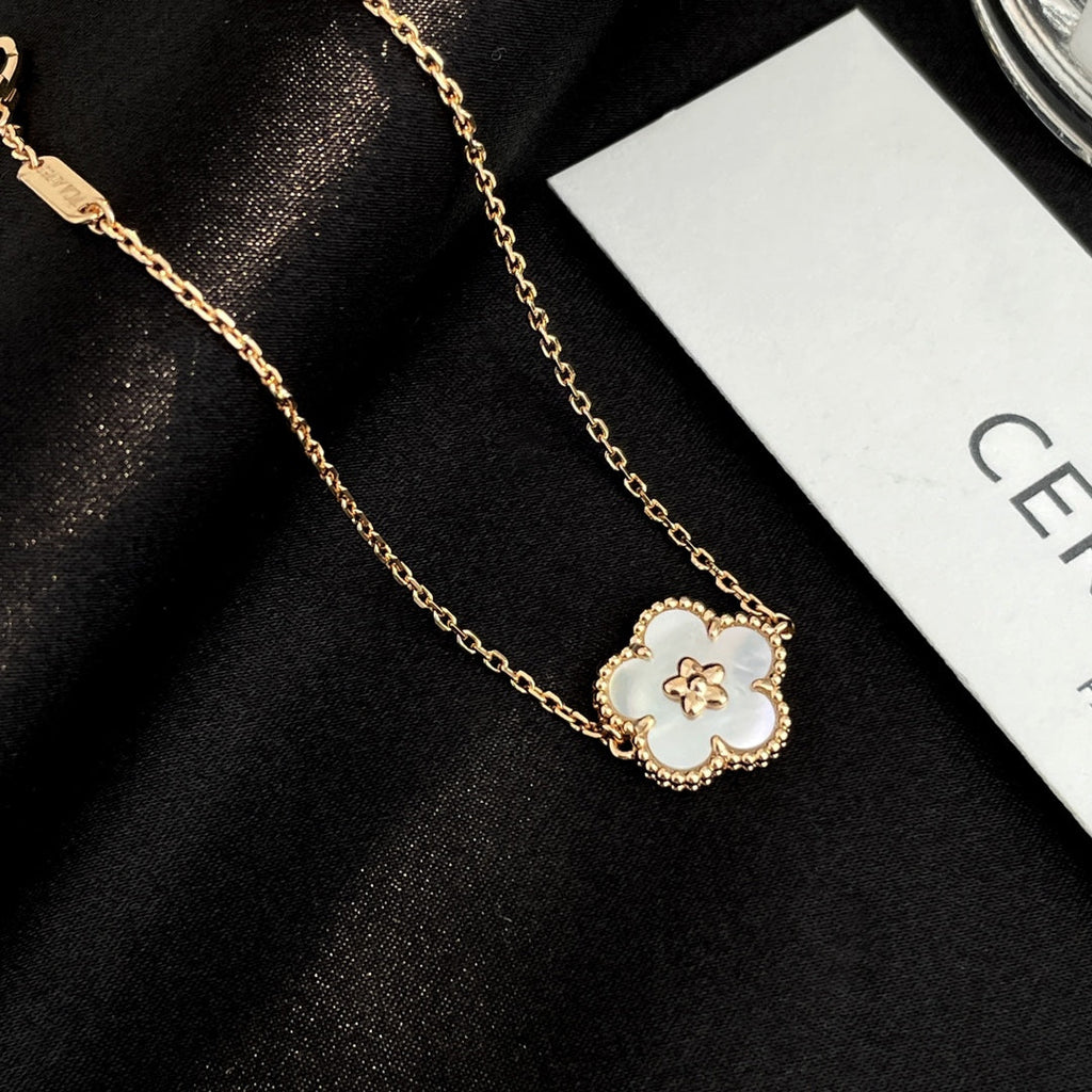 ¡®Lumi¡¯LUCKY SPRING ROSE GOLD MOP BRACELET
