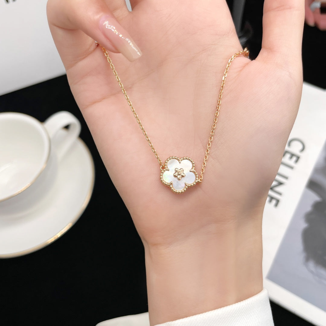 ¡®Lumi¡¯LUCKY SPRING ROSE GOLD MOP BRACELET
