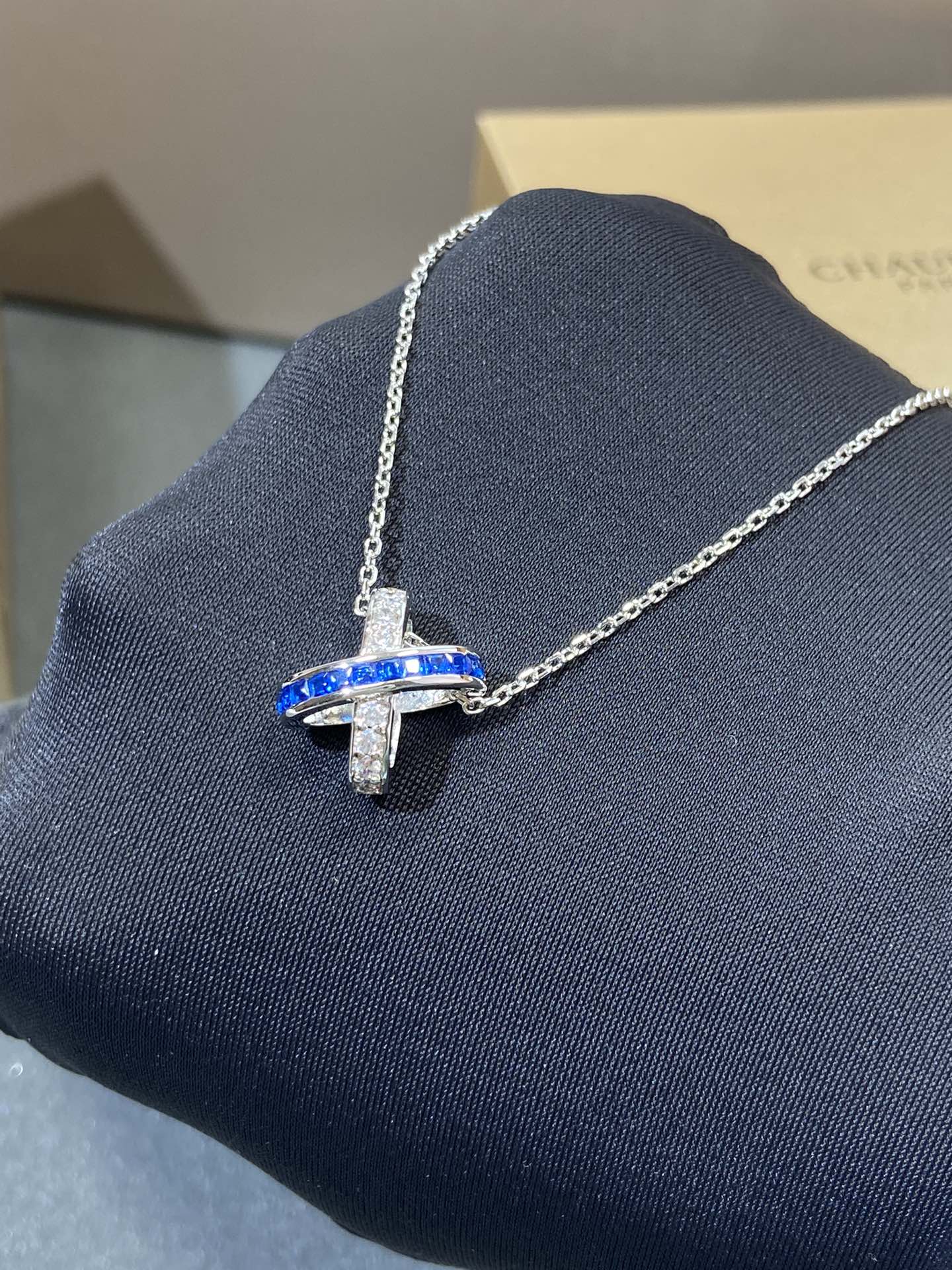 ¡®Lumi¡¯LIENS DIAMOND SILVER NECKLACE