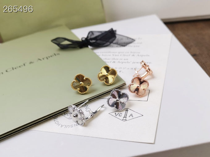 ¡®Lumi¡¯CLOVER MEDIUM STUD EARRINGS
