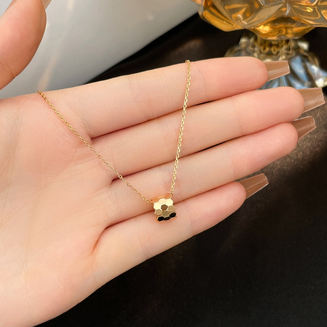 ¡®Lumi¡¯BEE MINI NECKLACE