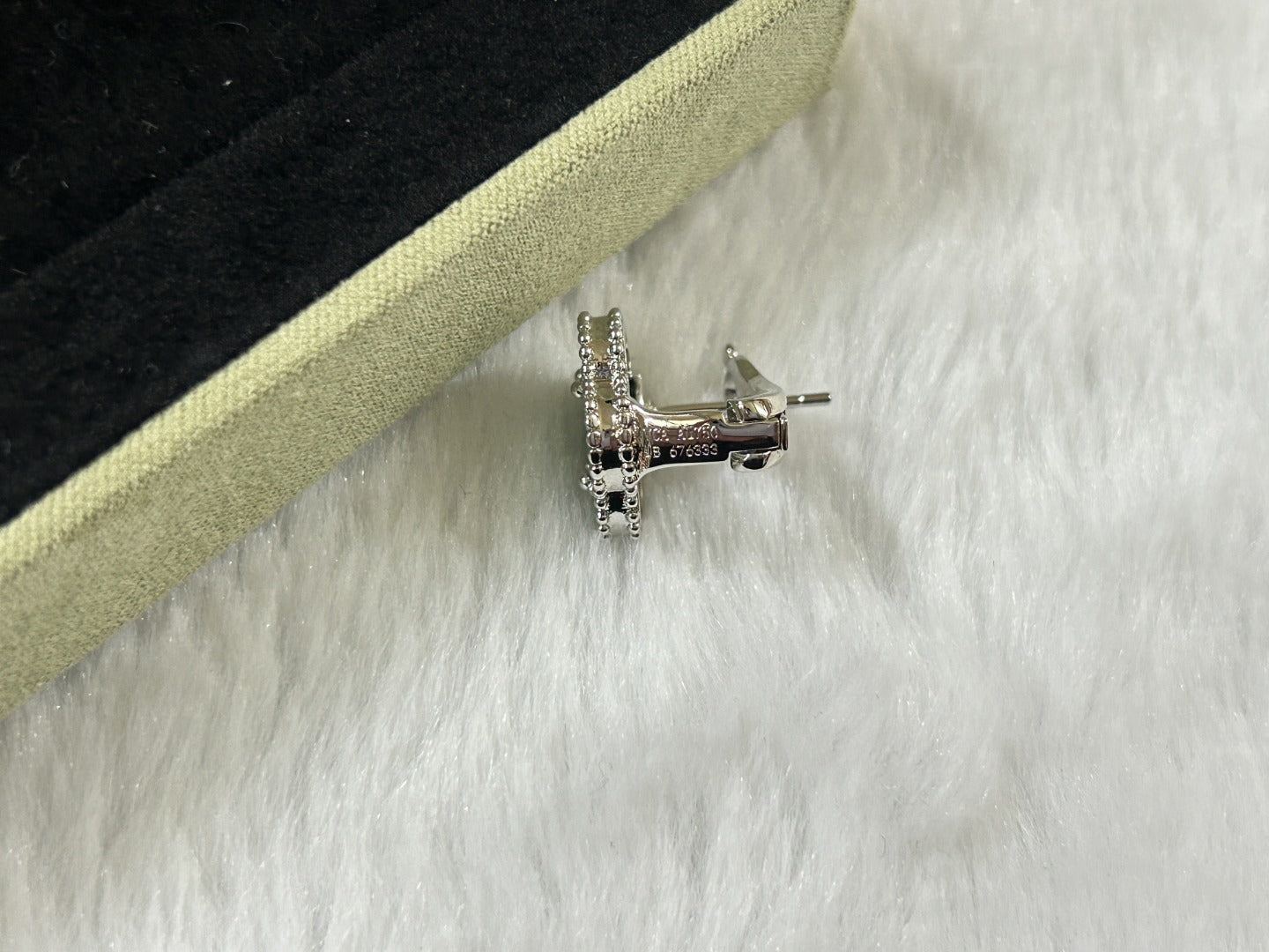 ¡®Lumi¡¯CLOVER PIETERSITE MEDIUM STUD EARRINGS