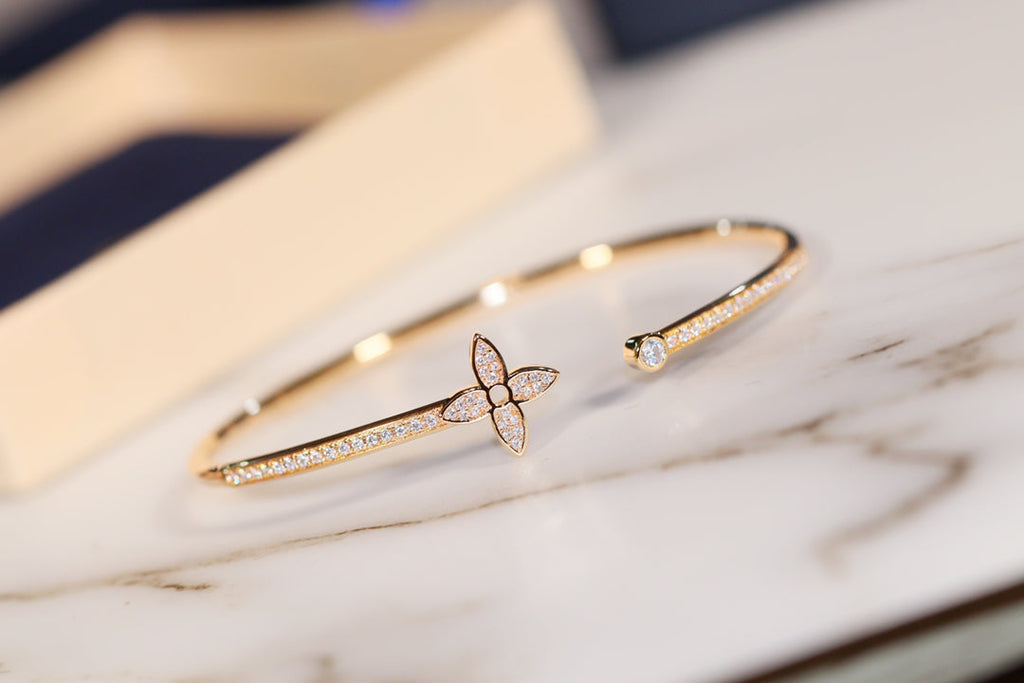¡®Lumi¡¯IDYLLE GOLD OPEN BRACELET DIAMOND PAVED