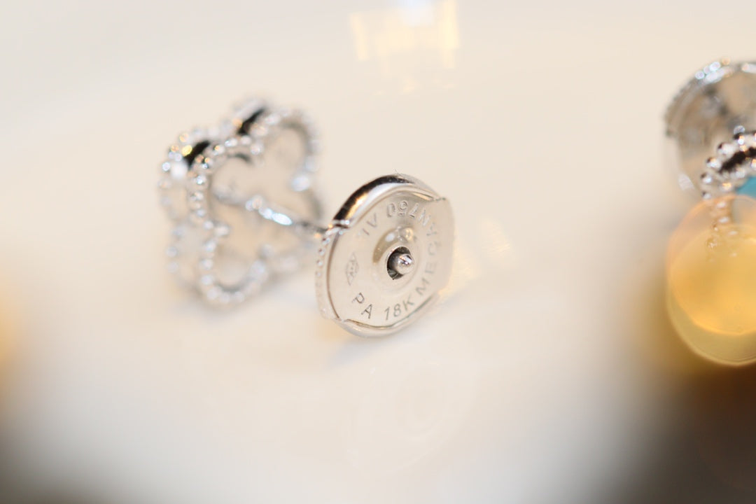 ¡®Lumi¡¯CLOVER MINI TURQUOISE SILVER STUD EARRINGS