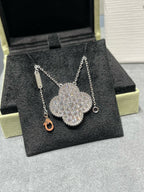 ¡®Lumi¡¯CLOVER 25MM LARGE PENDANT DIAMOND PAVED SILVER NECKLACE