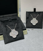 ¡®Lumi¡¯CLOVER 25MM LARGE PENDANT DIAMOND PAVED SILVER NECKLACE