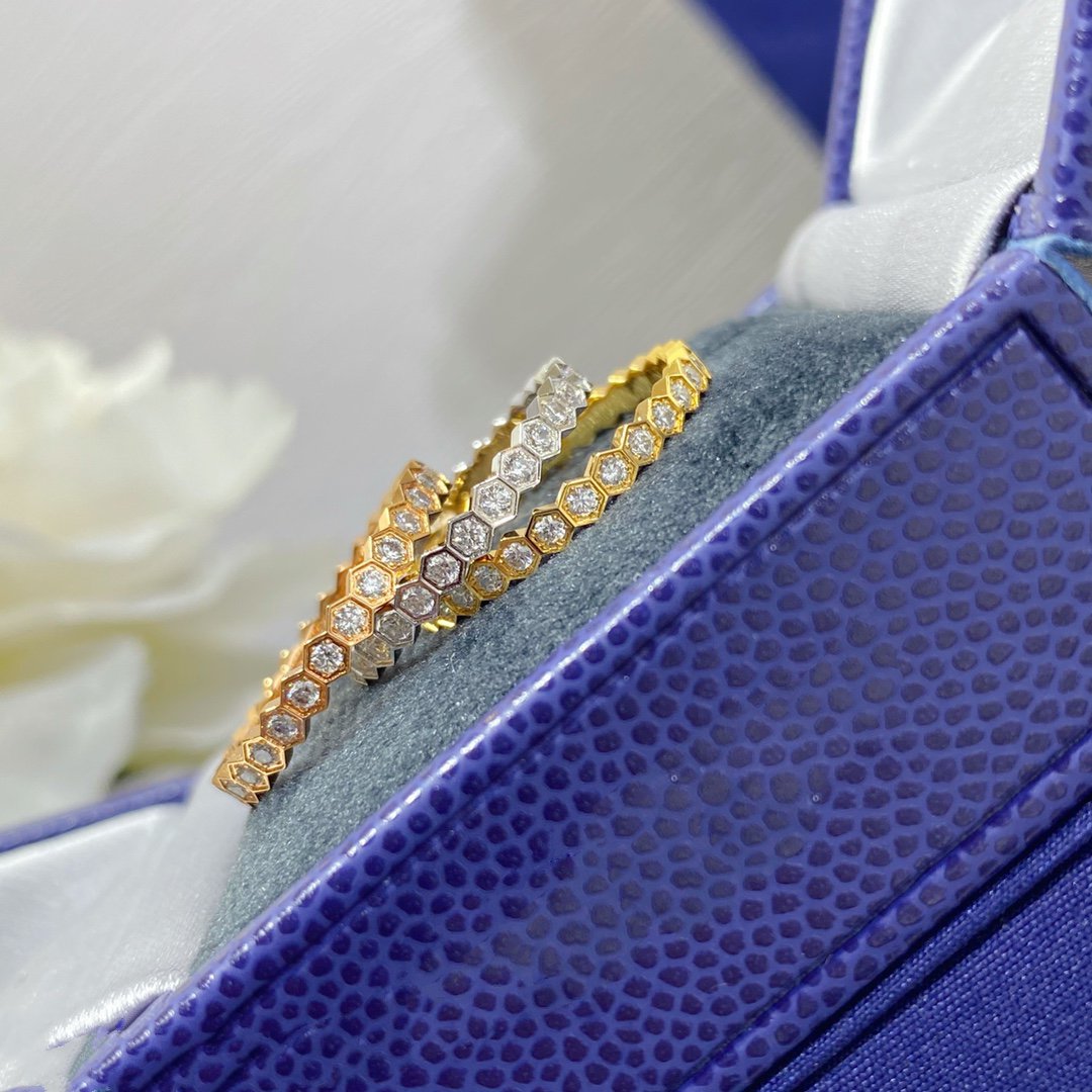 ¡®Lumi¡¯BEE LOVE DIAMOND PAVED SMALL RING