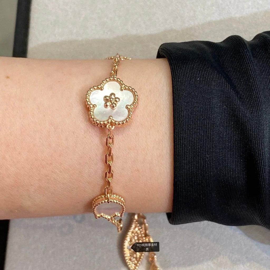 ¡®Lumi¡¯LUCKY SPRING 5 MOTIF BRACELET
