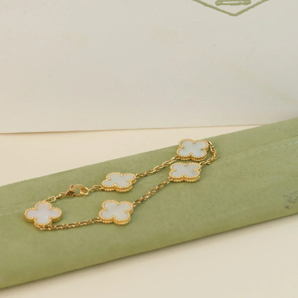 [Lumi]New CLOVER WHITE PEARL MOP 5 MOTIF BRACELET COLLECTION