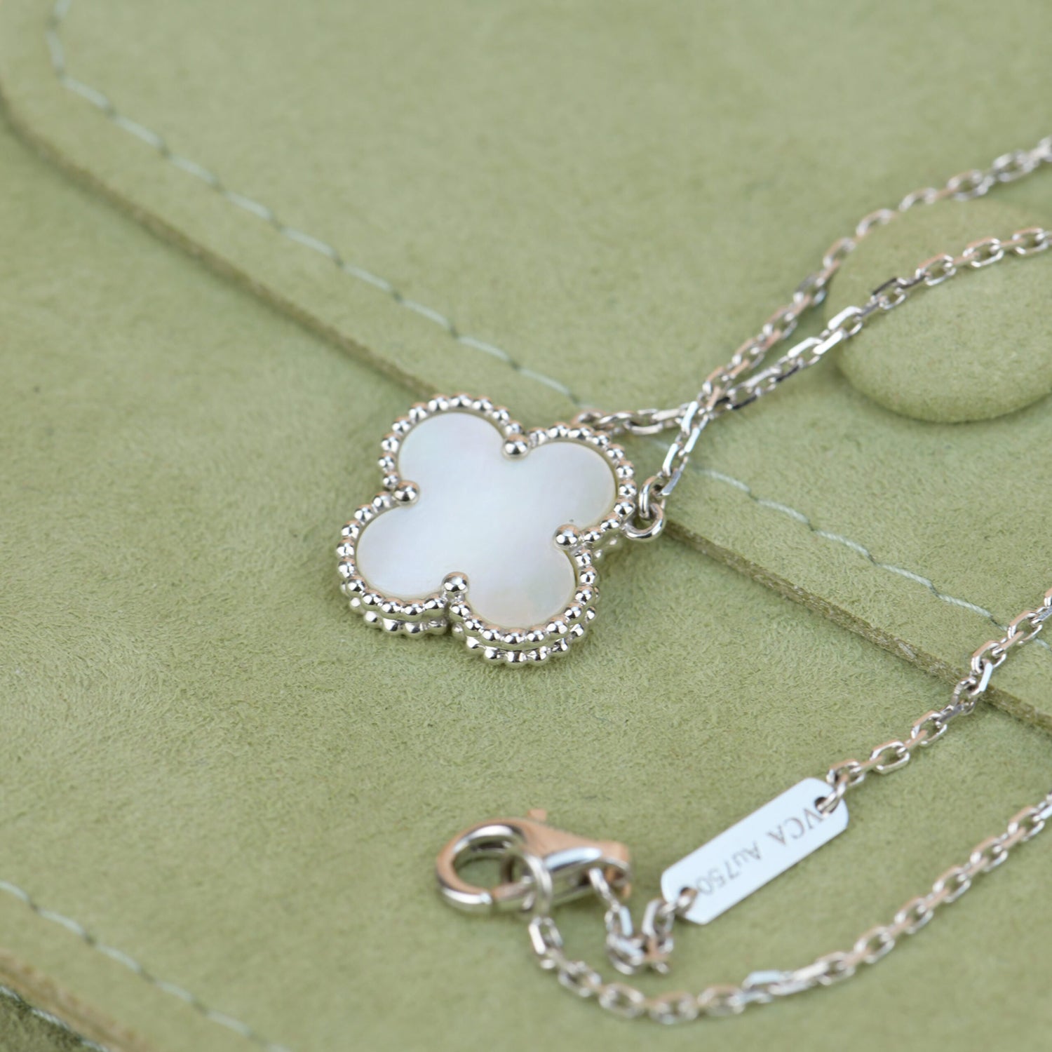 ¡®Lumi¡¯CLOVER  15MM WHITE MOTHER-OF-PEARL SILVER