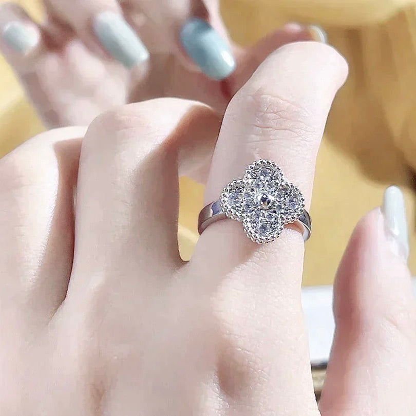 ¡®Lumi¡¯CLOVER DIAMOND RING