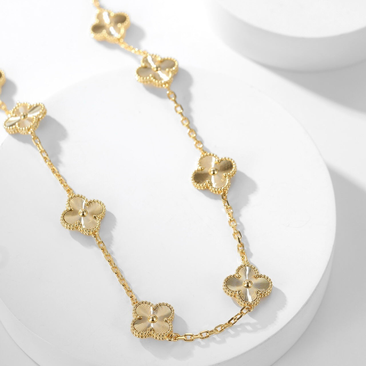 ¡®Lumi¡¯CLOVER 10 MOTIFS LASER NECKLACE