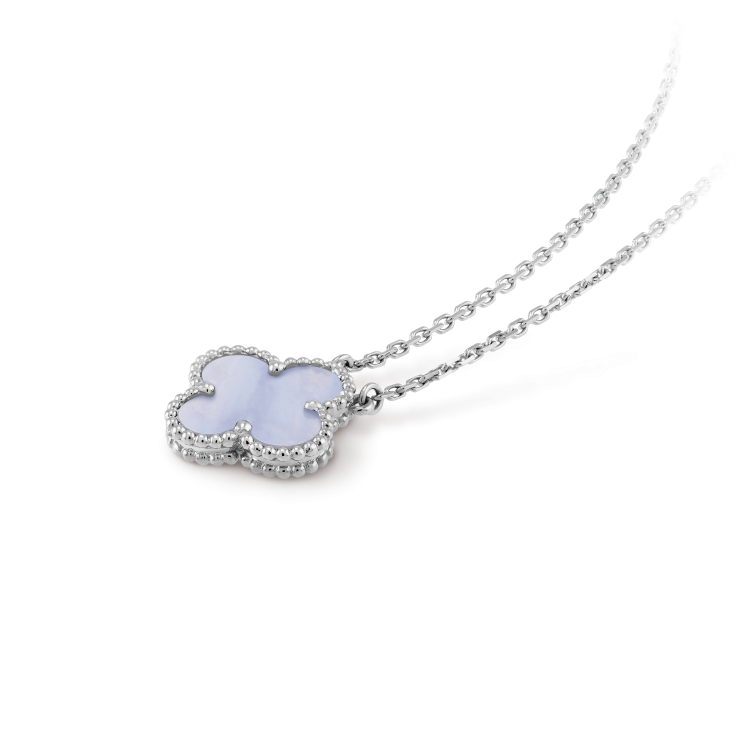 ¡®Lumi¡¯CLOVER 15MM BLUE CHALCEDONY NECKLACE SILVER