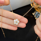 ¡®Lumi¡¯LUCKY  WHITE MOP  PLUM BLOSSOM NECKLACE