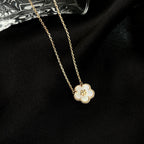 ¡®Lumi¡¯LUCKY  WHITE MOP  PLUM BLOSSOM NECKLACE