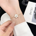 ¡®Lumi¡¯LUCKY WHITE MOP PLUM BLOSSOM  BRACELET