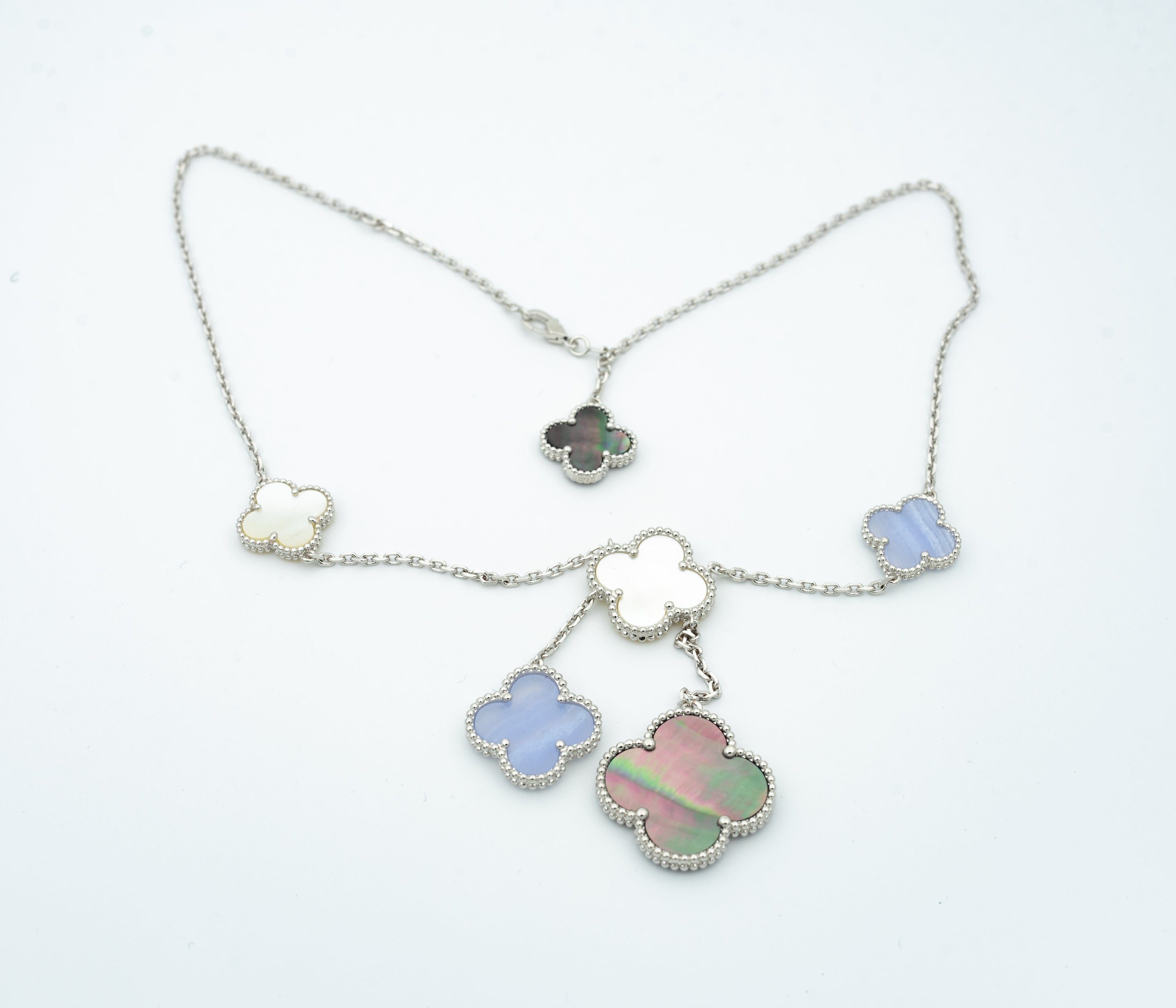 ¡®Lumi¡¯CLOVER MOP CHALCEDONY NECKLACE SILVER 6 MOTIF