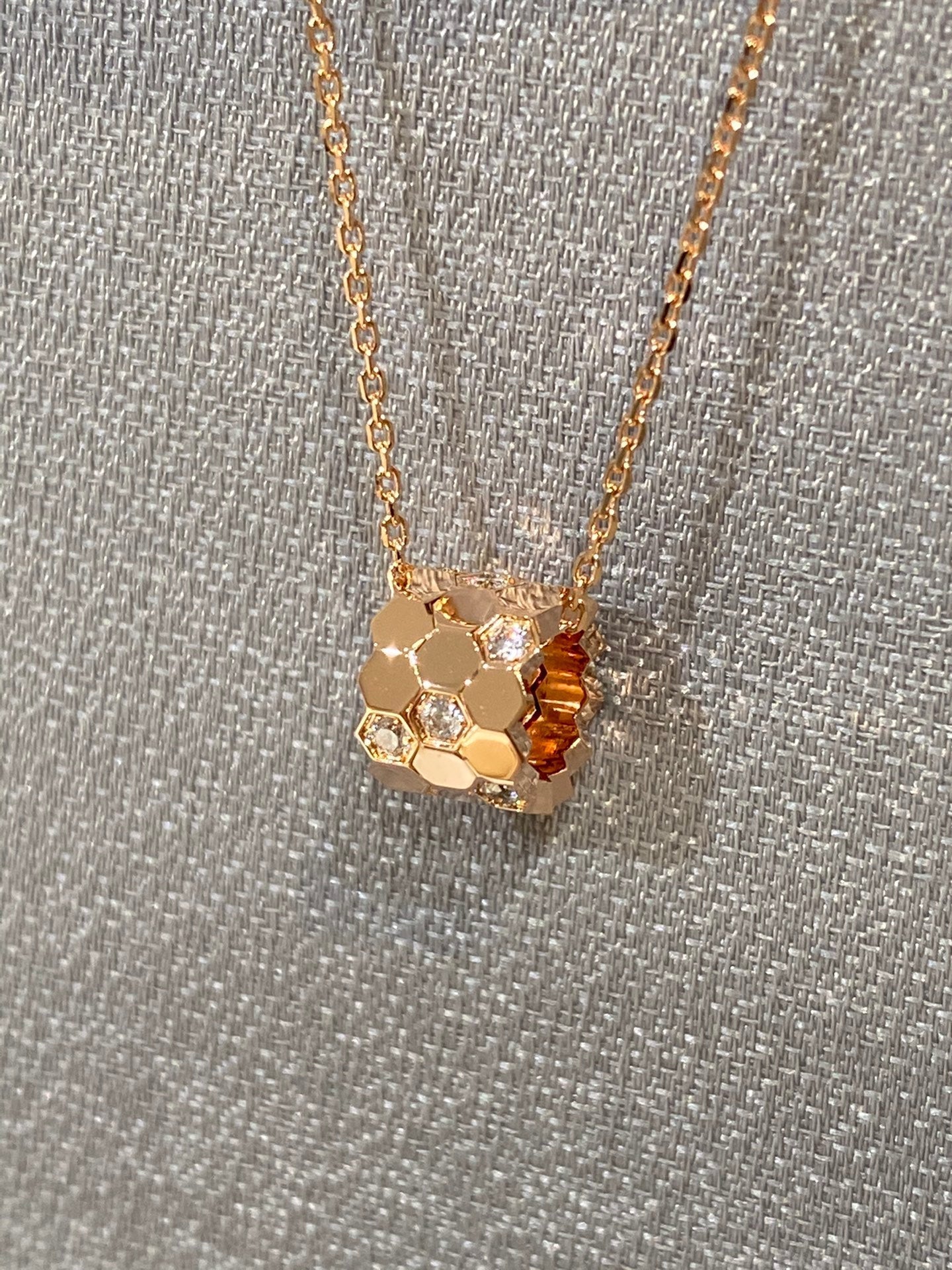 ¡®Lumi¡¯BEE LOVE DIAMOND NECKLACE