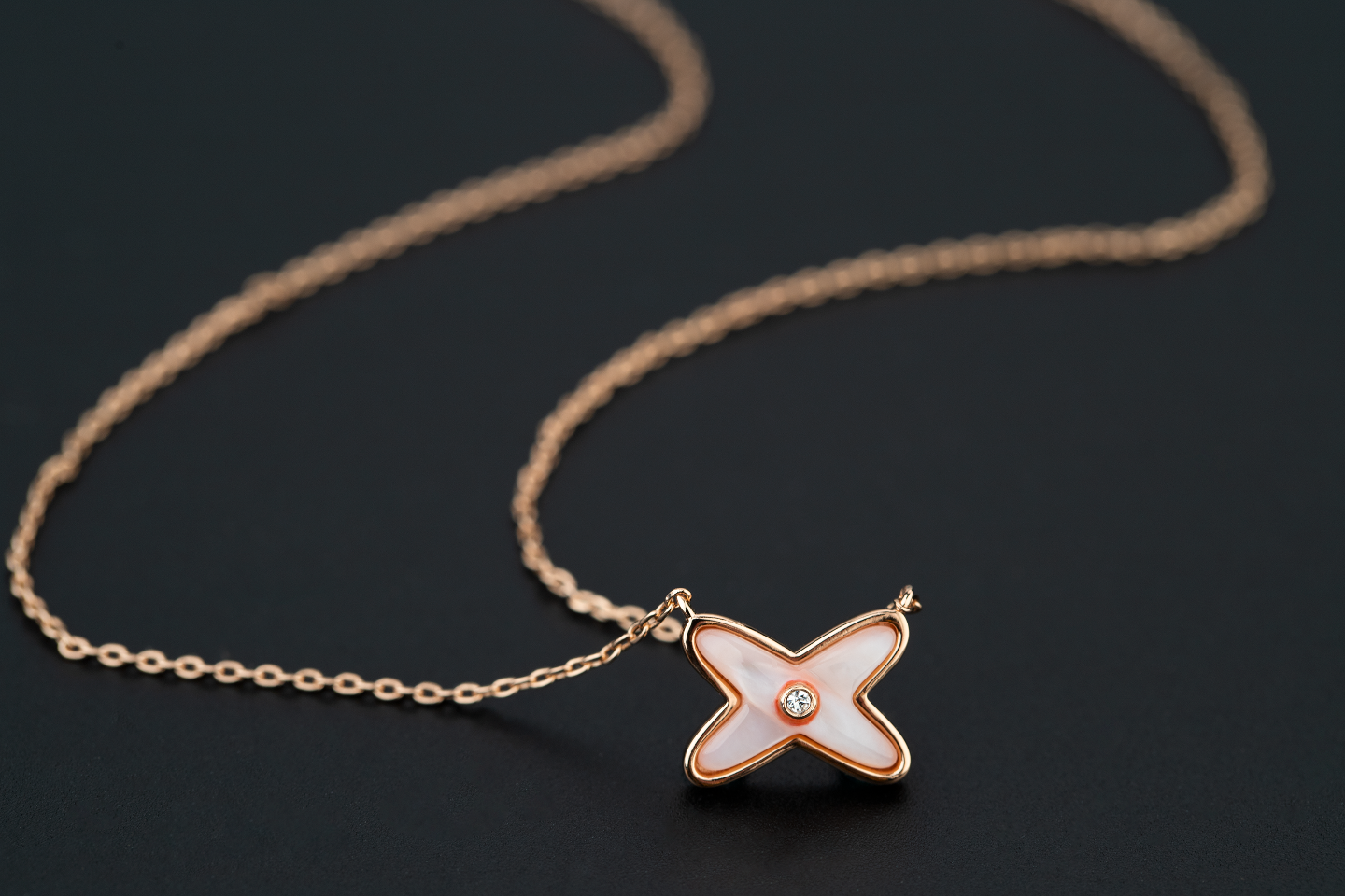 ¡®Lumi¡¯JEUX DE NECKLACE 1 DIAMOND