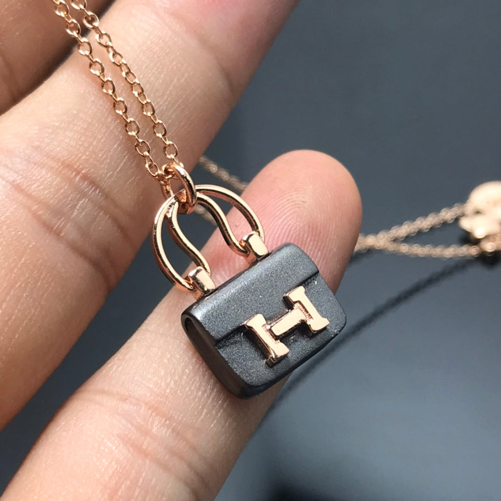 ¡®Lumi¡¯WOMEN'S HM AMULETTES CONSTANCE PENDANT NECKLACE