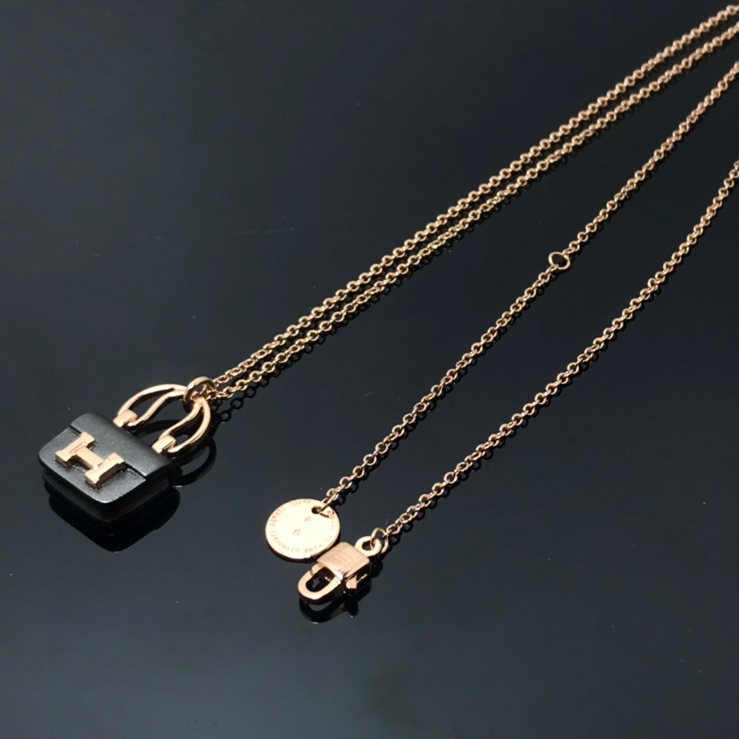 ¡®Lumi¡¯WOMEN'S HM AMULETTES CONSTANCE PENDANT NECKLACE