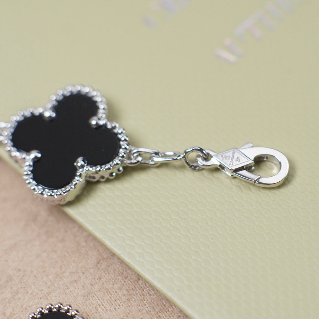 [Lumi]New  CLOVER 5 MOTIF ONYXS BRACELET COLLECTION
