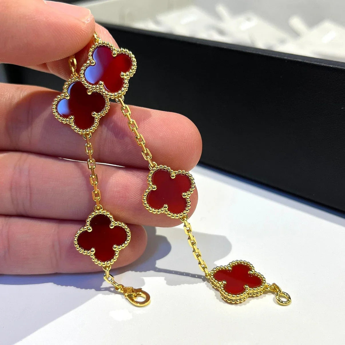 [Lumi jewelry] CLOVER 5 MOTIF RED CORNELIAN BRACELET COLLECTION