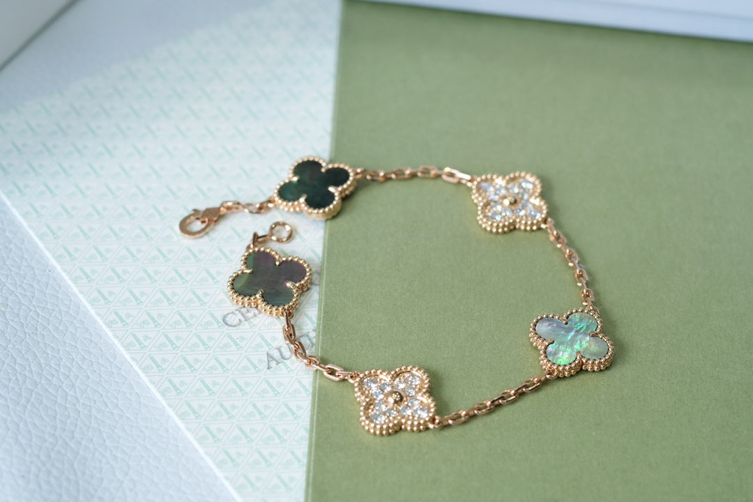 [Lumi]New  CLOVER 5 MOTIF GRAY MOP BRACELET COLLECTION