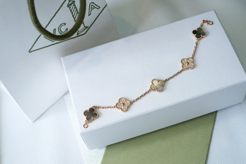 [Lumi]New  CLOVER 5 MOTIF GRAY MOP BRACELET COLLECTION