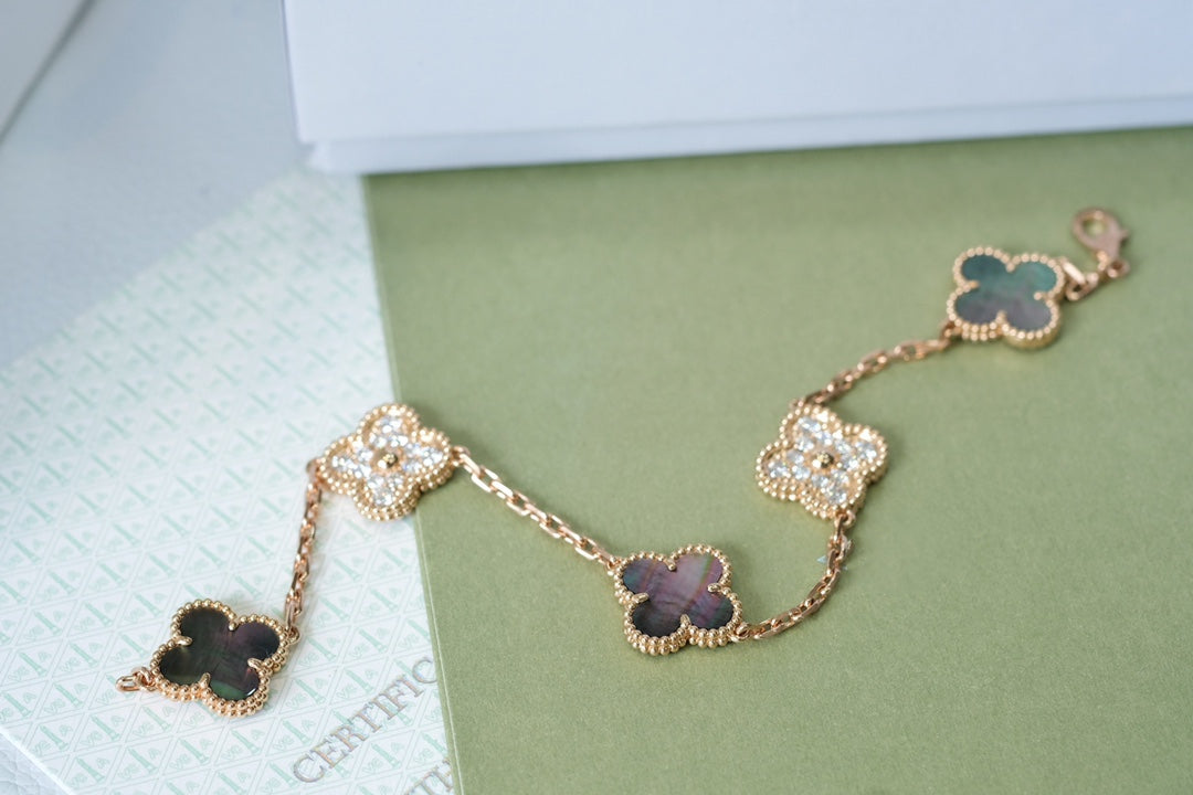 [Lumi]New  CLOVER 5 MOTIF GRAY MOP BRACELET COLLECTION