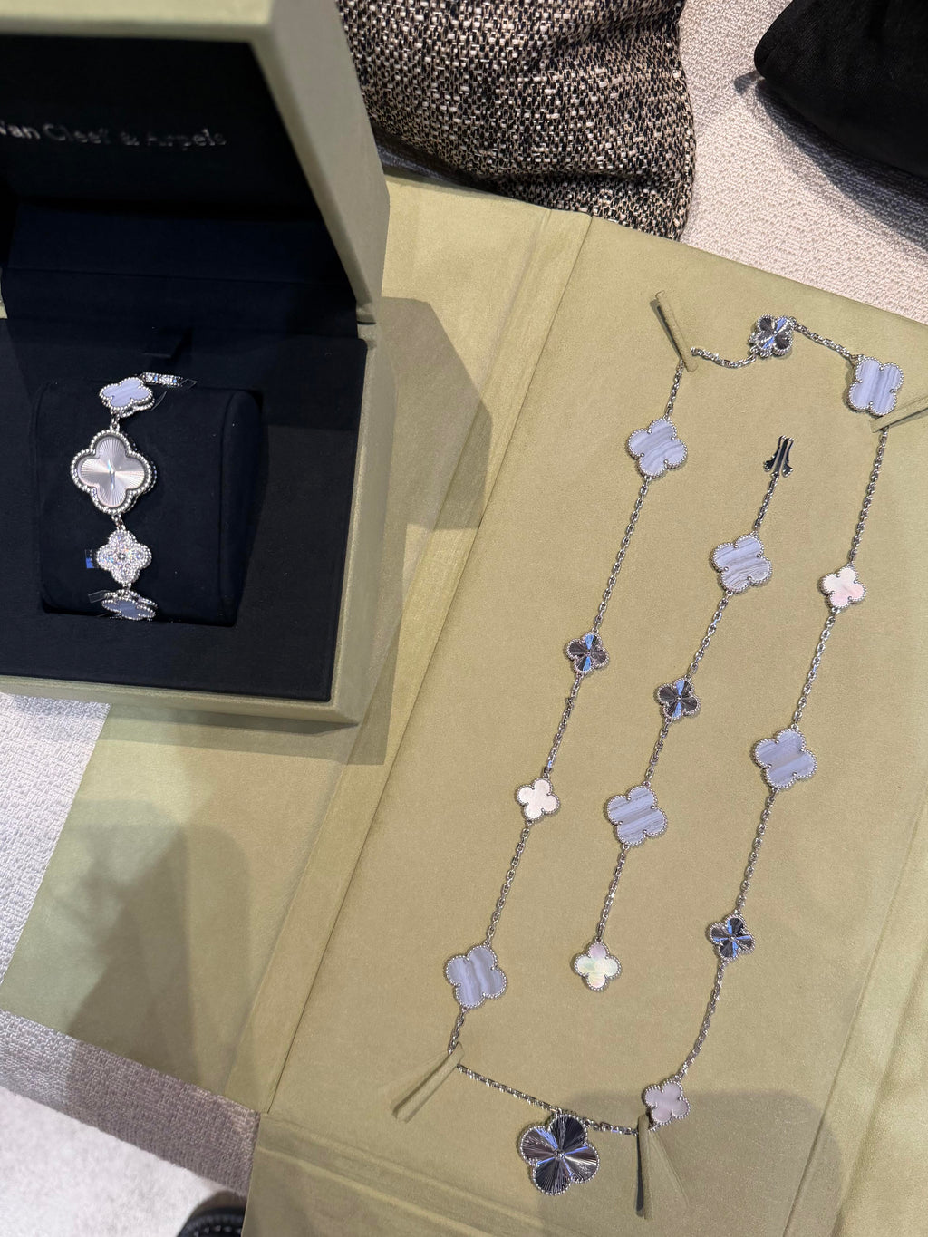 [¡®Lumi¡¯] 25 NEW CLOVER 15 MOTIFS PURPLE CHALCEDONY