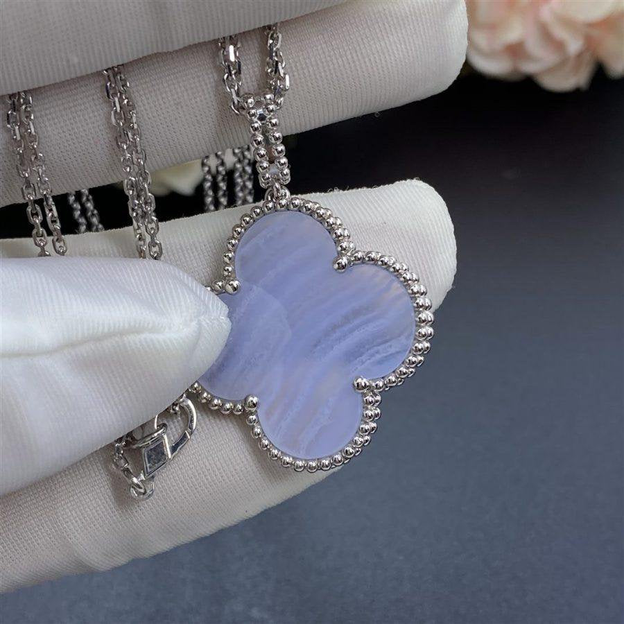 ¡®Lumi¡¯CLOVER SILVER CHALCEDONY BIG CLOVER NECKLACE